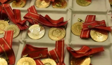 Gram altın kan kaybediyor! Gözler dolarda