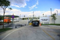 Mentese Kent Meydani Vatandaslara Hizmet Vermeye Devam Ediyor