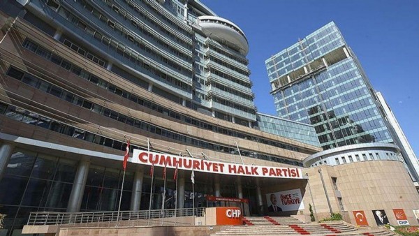 CHP'de kriz bitmiyor! Belediyeler arasında gerginlik!