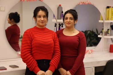 Depremzede Kadin Açiklamasi 'Sifirdan Basladik Hayata'