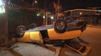 Sancaktepe'de Aracinin Direksiyon Hakimiyetini Kaybeden Sürücü Takla Atarak Durabildi