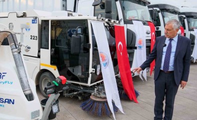 Adana Büyüksehir Belediyesi Filosuna 5 Yeni Araç Daha Ekledi