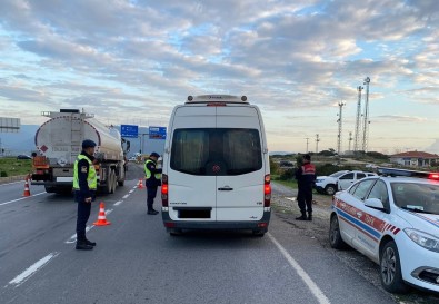 Aydin'da Jandarma 2023 Yilinda 834 Bin 222 Araci Kontrol Etti