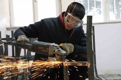 Bu Lise Fabrika Gibi Çalisiyor Açiklamasi Bir Yilda 5 Milyon Ciro