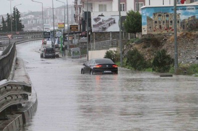 Her Saganakta Ayni Manzara, Kusadasi'nda Karayollari Yillardir Sorunu Çözemedi