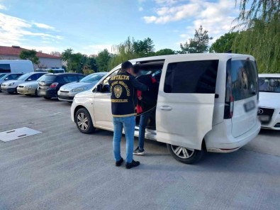 Antalya'da Çesitli Suçlardan Aranan 151 Zanli Tutuklandi