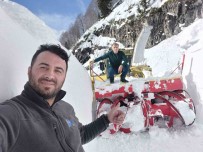 Artvin'in Camili Bölgesinde Karla Mücadele Sürüyor Haberi