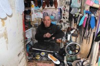 Ayakkabi Tamir Ustasi 3 Metrekarede Kazandigiyla Dört Çocuk Okuttu