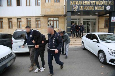 Batman'da Farkli Suçlardan Kesinlesmis Hapis Cezasi Bulunan 5 Kisi Yakalandi