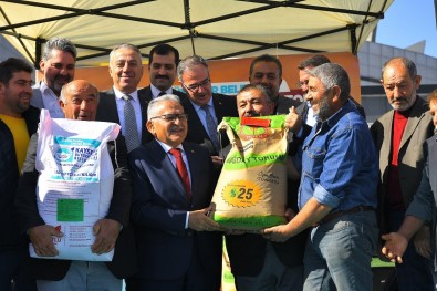 Kayseri Büyüksehir'den 2023 Yilinda Tarimsal Üretime 412 Ton Tohum Destegi