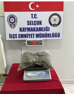 Selçuk Polisi Uyusturucu Saticilarina Göz Açtirmiyor