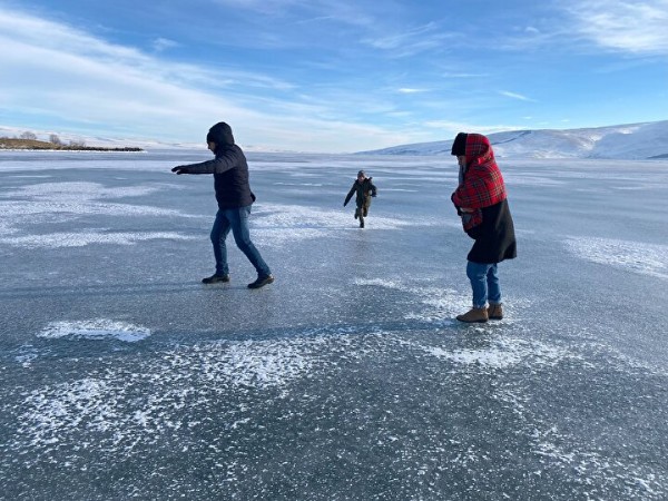 Sibirya değil Türkiye! Dere ve göller buz tuttu