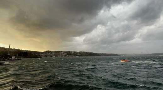 Gökyüzünü kapladı: Sağanağın hemen öncesinde görüldü…