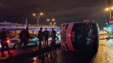 İşçi servisi devrildi! Çok sayıda yaralı var