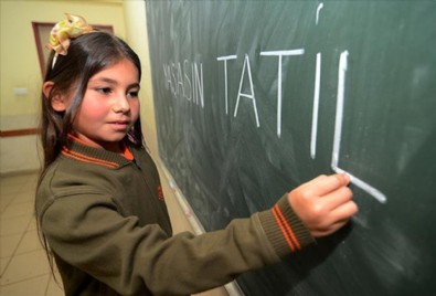 Öğrenciler bayram edecek: 81 ilde tüm okullar tatil edilecek!