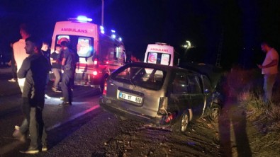 Adıyaman'da iki otomobil çarpıştı: 7 yaralı