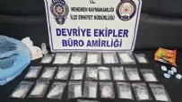 İzmir'de polis devriyesinde yaklalanan 3 uyuşturucu taciri tutuklandı