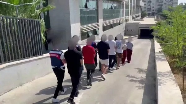 Jandarma'dan dolandırıcılık operasyonu: Yakalanan 7 şüpheliden 5'i tutuklandı