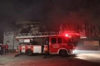 Kayseri’de korkutan yangın: Mobilya fabrikası küle döndü!