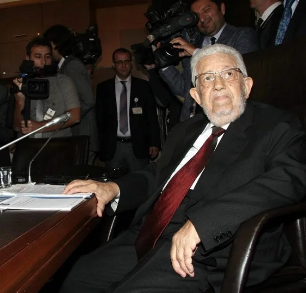 Recai Kutan hayatını kaybetti