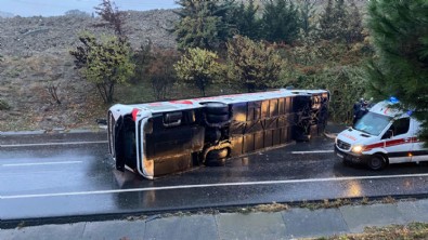 İstanbul'da yolcu otobüsü devrildi: Can kayıpları ve yaralılar var!