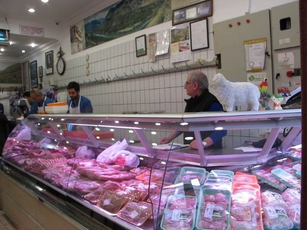 Dolandırıcıların hedefinde kasaplar var: 'Senden aldığım etten zehirlendim'