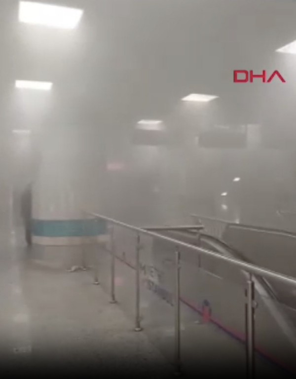 CHP'Lİ İBB'nin yönetiminde İstanbullunun çilesi bitmiyor! Yenikapı Metro İstasyonu'nda yangın çıktı