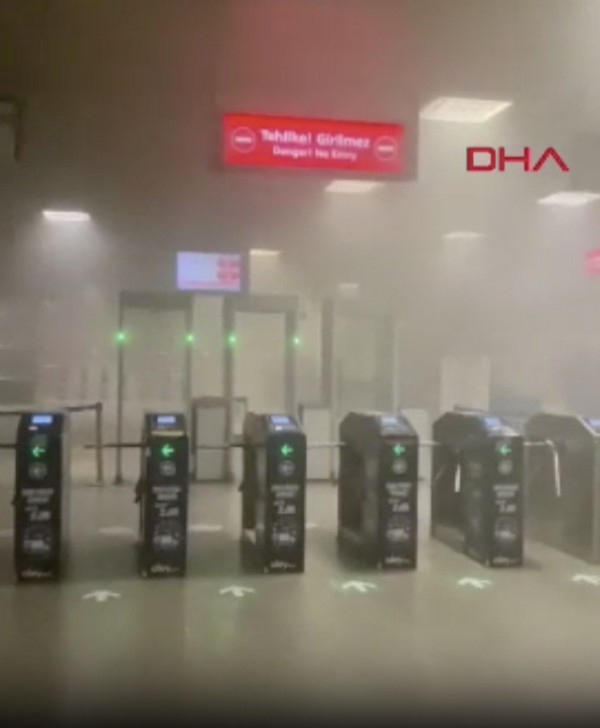CHP'Lİ İBB'nin yönetiminde İstanbullunun çilesi bitmiyor! Yenikapı Metro İstasyonu'nda yangın çıktı