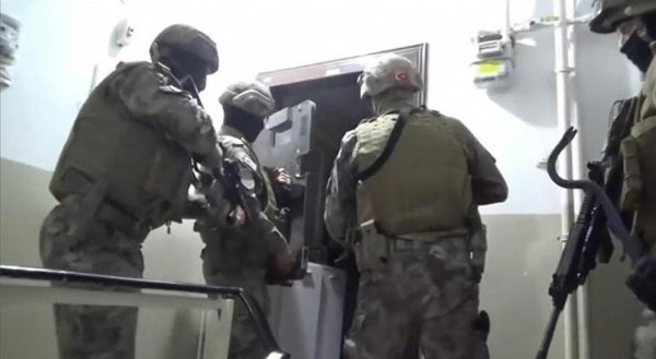 66 ilde FETÖ'ye 'kıskaç' operasyonu: 459 gözaltı