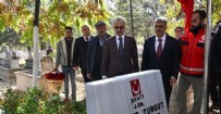 Abdulkadir Uraloğlu 15 Temmuz kahramanı Ömer Halisdemir’in kabrini ziyaret etti