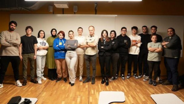 ‘Derste Konuk Var’ ile deneyimli isimden öğrencilere uygulamalı eğitim