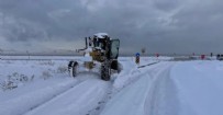 Van'da kardan kapanan 134 yerleşim yerinin yolu açıldı