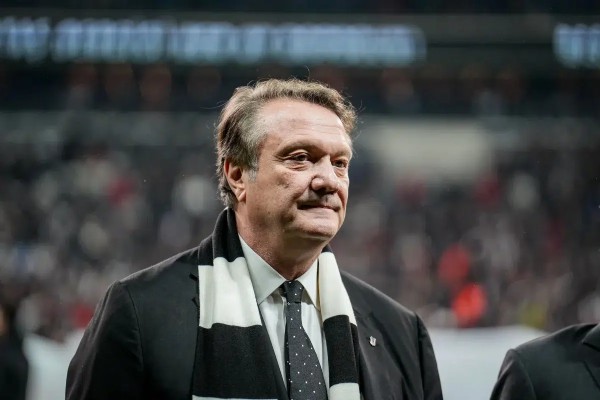 Beşiktaş'ta flaş gelişme! Hasan Arat İstifa mı etti?