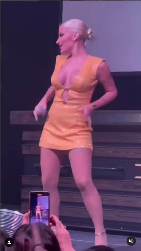 Konser tarzına yorum yağdı!