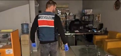 Manisa'da düzenlenen operasyonda çok sayıda kaçak tütün ve sigara ele geçirildi