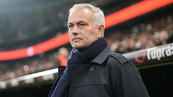 Okan Buruk'tan Jose Mourinho'ya gönderme: 'Gülüp geçmek lazım'