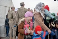 Suriyeliler vatanlarına dönüyor! Sözleri milyonları ağlattı: Bize sadece Türk milleti insan gibi davrandı