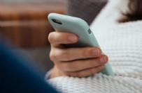 Uzmanlardan 'akıllı telefonlara karşı' uyarı: Bu alışkanlık sizi mahvediyor olabilir Haberi