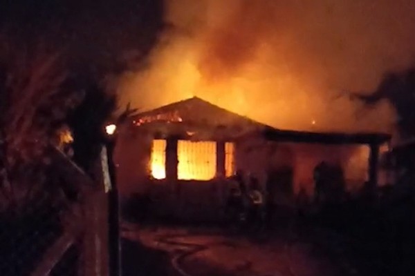 Kırıkkale'de bağ evi alev alev yandı