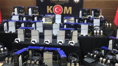 İstanbul'da 50 milyon lira değerinde 3 bin 500 kaçak oyun konsolu ele geçirildi
