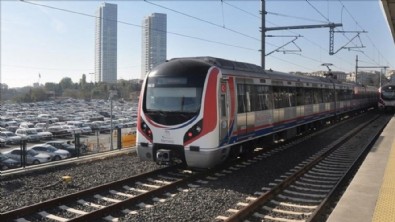 Marmaray bir günde 743 bin 596 yolcu taşıyarak rekor tazeledi