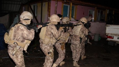 İzmir polisinden MİT destekli FETÖ operasyonu: 32 gözaltı