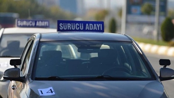 Ehliyette yeni düzenleme: Artık o şart kalkıyor
