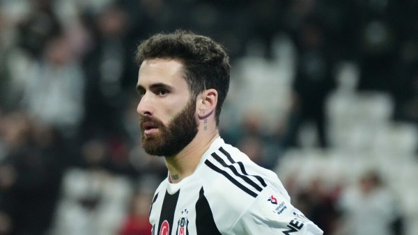 Beşiktaş'ta transfer operasyonu başlıyor! Herkes satılık: Rafa Silva gidecek mi?
