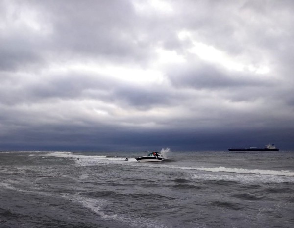 Tekirdağ'da fırtınada tekne yan yattı