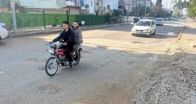 Vatandaşlar CHP'li belediyeye isyan etti! 3,5 milyon asfalt nerede?