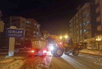 Ercis'te Kar Yiginlari Kamyonlarla Tasiniyor