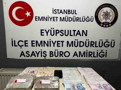 Eyüpsultan'da Bir Güzellik Merkezinde Uyusturucu Ticareti Açiklamasi 2 Kilogram Uyusturucu Ele Geçirildi