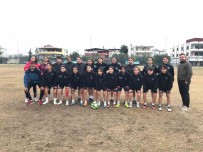 Futbol Askina, Zorlu Sartlara Ragmen Pes Etmiyorlar