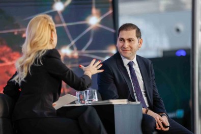 IGA Istanbul Havalimani'nda Degerlendirme Toplantisi Yapildi